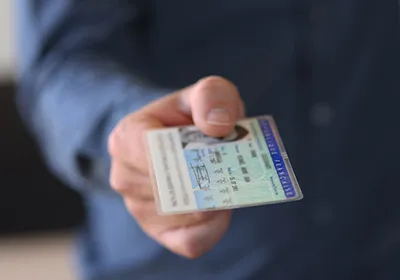 pièce d'identité du titulaire